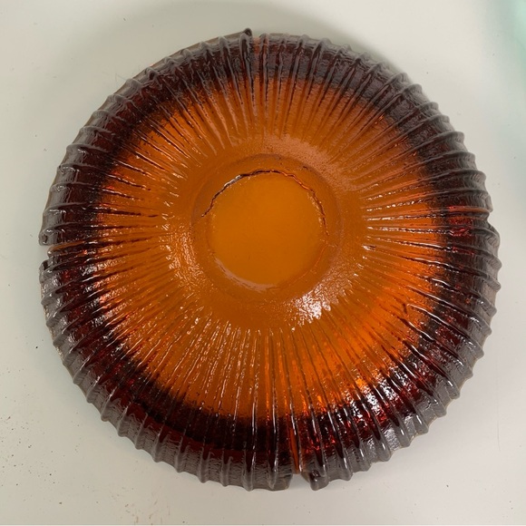 Mid century modern amber heavyweight glass ashtray - Picture 3 of 4